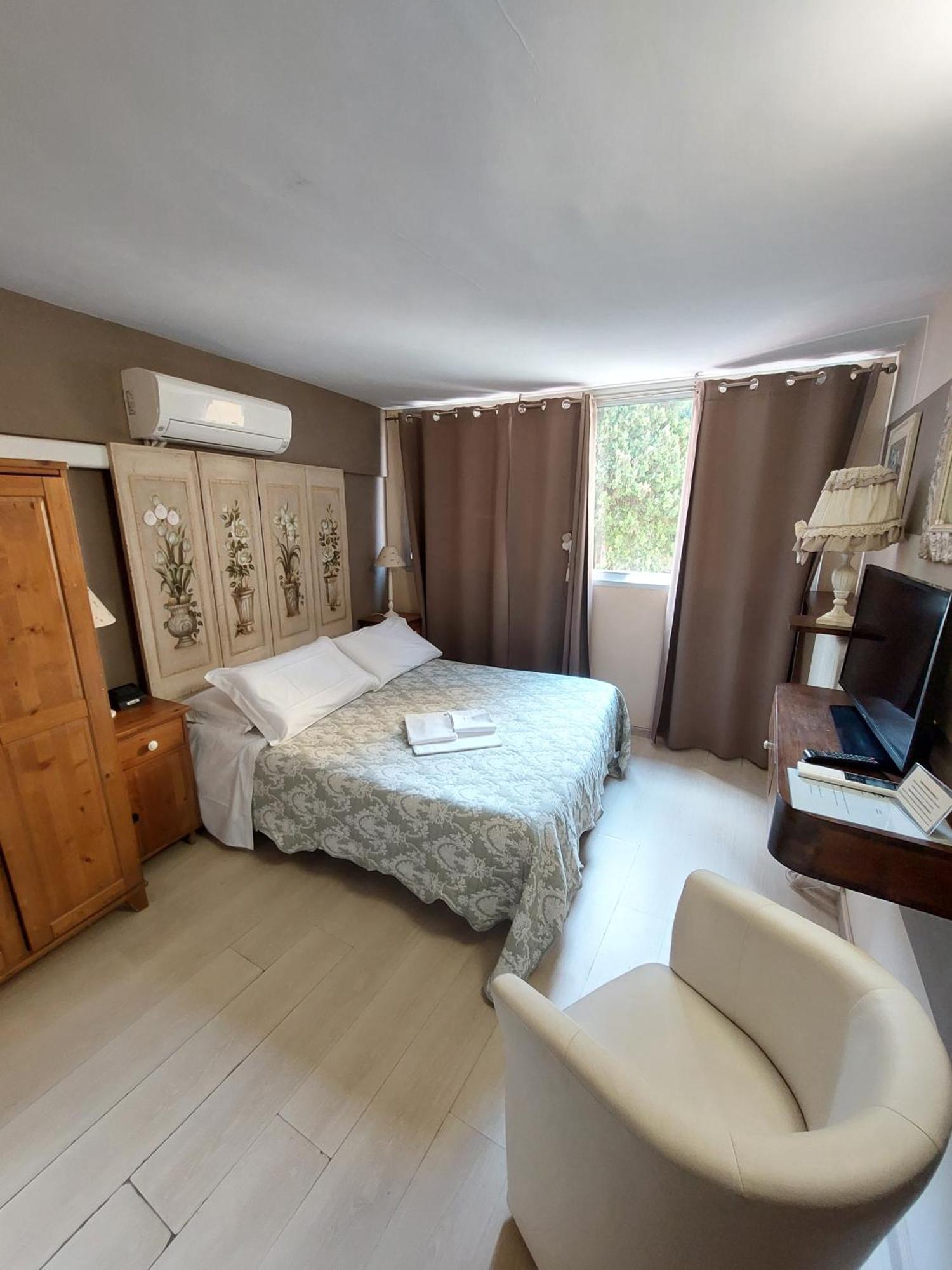 Hotel Tina Diano Marina Exterior photo